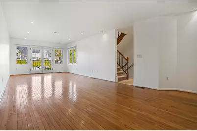 121 Paugusett Circle, Trumbull, CT 06611 - Photo 7