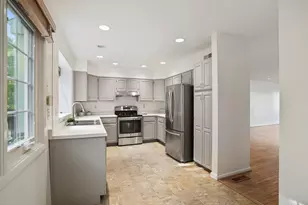 121 Paugusett Cir, Trumbull, CT 06611 - Photo 9