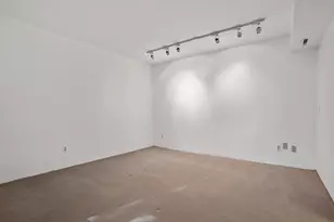 121 Paugusett Cir, Trumbull, CT 06611 - Photo 27