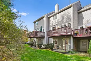 121 Paugusett Cir, Trumbull, CT 06611 - Photo 33