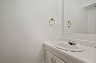 121 Paugusett Cir, Trumbull, CT 06611 - Photo 29