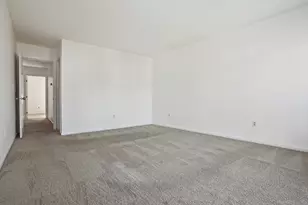 121 Paugusett Cir, Trumbull, CT 06611 - Photo 15