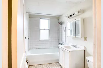 429 New Britain Avenue #2nd FL, Hartford, CT 06106 - Photo 15