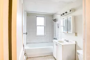 429 New Britain Ave, Hartford, CT 06106 - Photo 15