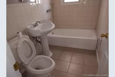 592 Norman Street, Bridgeport, CT 06605 - Photo 7