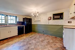 114 Elm St, Windsor Locks, CT 06096 - Photo 11