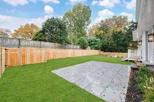 33 Middlebrook Pl, Fairfield, CT 06824 - Photo 35