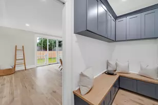 33 Middlebrook Pl, Fairfield, CT 06824 - Photo 15