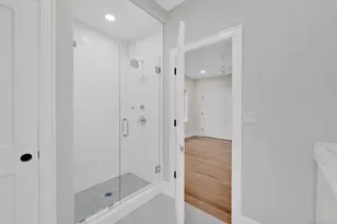 33 Middlebrook Pl, Fairfield, CT 06824 - Photo 29