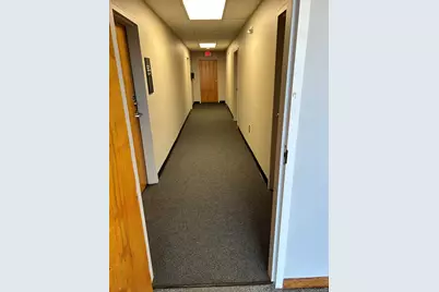 516 Vauxhall Street, New London, CT 06320 - Photo 11