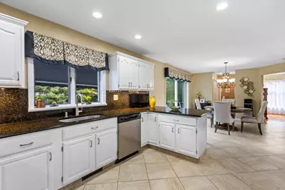 32 Justine Drive, North Haven, CT 06473 - Photo 5