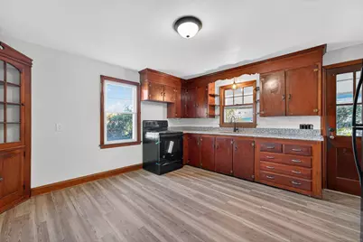 8 Quinebaug Road, Norwich, CT 06360 - Photo 3