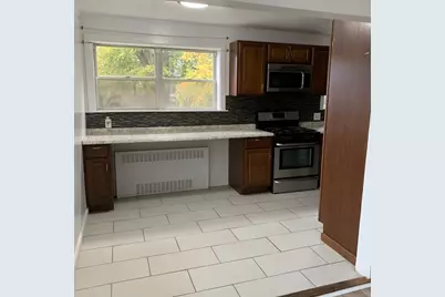 11 Bedford Avenue #APT J1, Norwalk, CT 06850 - Photo 5