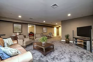 206 Deerfield Ln, Orange, CT 06477 - Photo 25