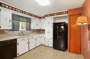 6 Windaway Rd, Bethel, CT 06801 - Photo 7