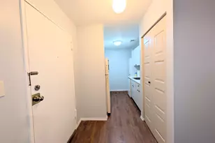 393 Laurel Ave, Bridgeport, CT 06605 - Photo 11