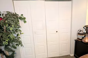 393 Laurel Ave, Bridgeport, CT 06605 - Photo 15