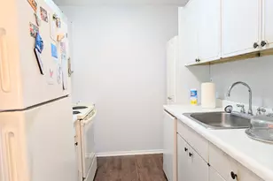 393 Laurel Ave, Bridgeport, CT 06605 - Photo 19