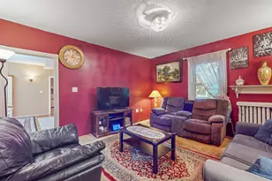 59 Elm St, Windsor Locks, CT 06096 - Photo 3