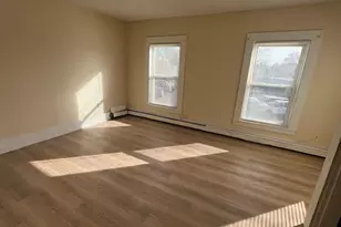 10 Russell St, Enfield, CT 06082 - Photo 7