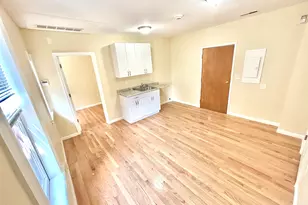 135 W Main St, Waterbury, CT 06702 - Photo 1