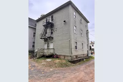 122 Willow Street, Meriden, CT 06450 - Photo 3