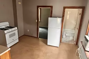 122 Willow St, Meriden, CT 06450 - Photo 5