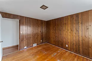 1800 Chopsey Hill Rd, Bridgeport, CT 06606 - Photo 13