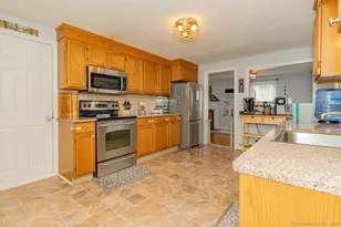 37 Two Stone Dr, Wethersfield, CT 06109 - Photo 9