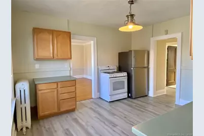 51 Bretton Road #Second Floor, West Hartford, CT 06119 - Photo 11