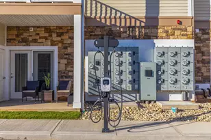 104 Episcopal Rd, Berlin, CT 06037 - Photo 17