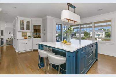 1810 Fairfield Beach Road, Fairfield, CT 06824 - Photo 11