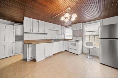 9 Tunxis Place, Simsbury, CT 06081 - Photo 3