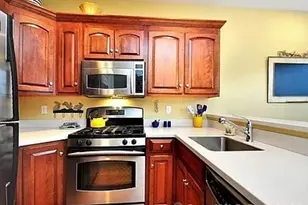 33 Bradford Walk, Farmington, CT 06032 - Photo 9