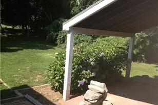 17 Heather Glen Ln, Groton, CT 06355 - Photo 3