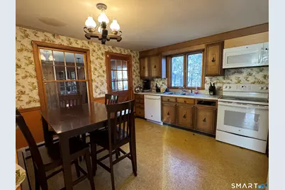 404 Woodland Street, Windsor Locks, CT 06096 - Photo 5