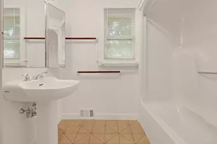 90 Heloise St, Hamden, CT 06517 - Photo 23