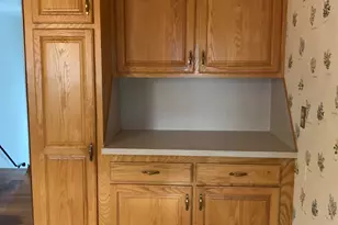 381 Chamberlain Hwy, Berlin, CT 06037 - Photo 11