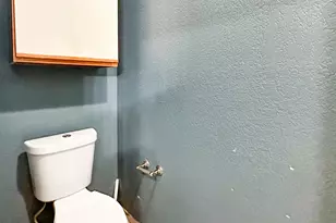 31 High St, East Hartford, CT 06118 - Photo 13