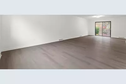 37 Orangewood West #37, Derby, CT 06418 - Photo 5