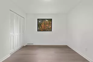 37 Orangewood W, Derby, CT 06418 - Photo 23