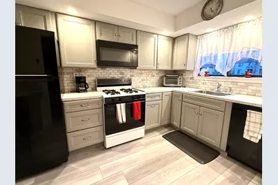 43 Brockton Court #43, Beacon Falls, CT 06403 - Photo 3