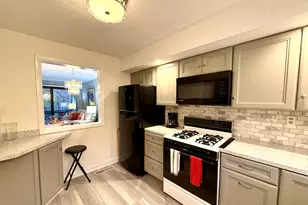 43 Brockton Ct, Beacon Falls, CT 06403 - Photo 5