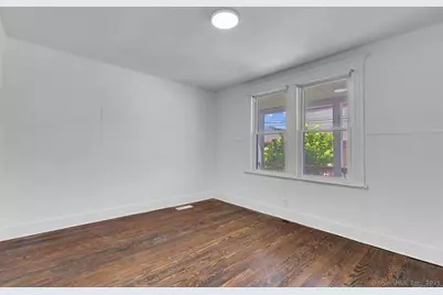 84 Dewey Street, Bridgeport, CT 06605 - Photo 11