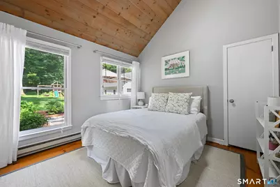 32 Spring Water Lane, New Canaan, CT 06840 - Photo 23