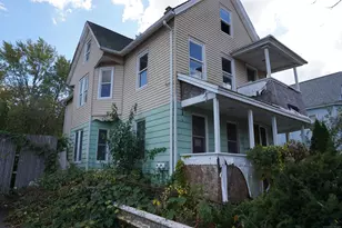 327 Orange St, Springfield, MA 01014 - Photo 3