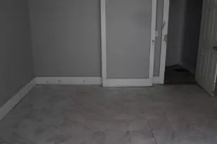 13 Hampshire St, Holyoke, MA 01014 - Photo 3