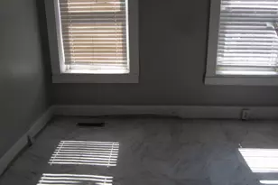 13 Hampshire St, Holyoke, MA 01014 - Photo 9