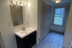 56 N Maple St, Enfield, CT 06082 - Photo 9