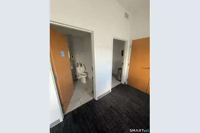 40 Bank Street, New London, CT 06320 - Photo 13